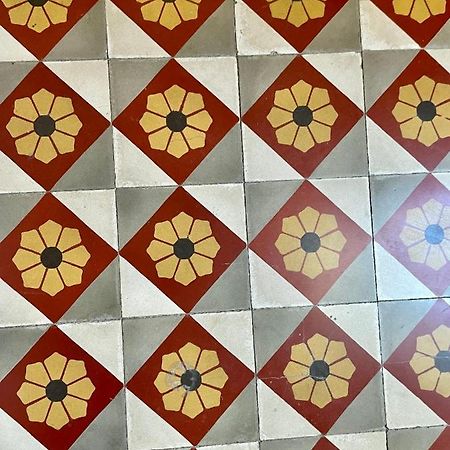 4 Balconi House-Appartamento Salentino Nel Centro Di Lecce Luaran gambar